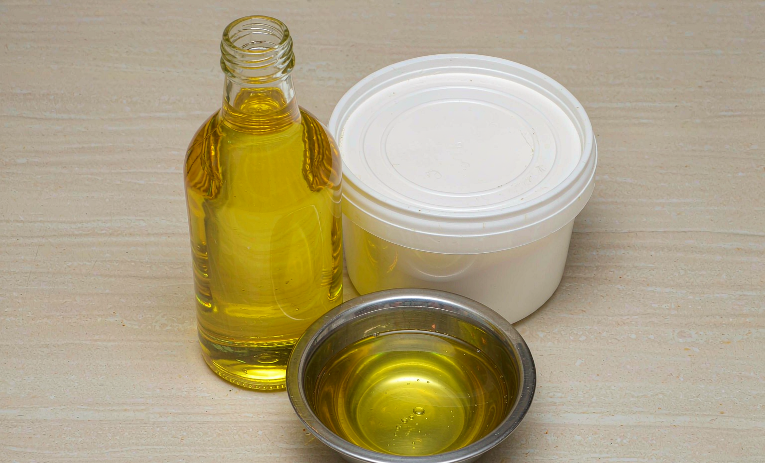 Refined palm oil products: cooking oil, shortening and frying oil